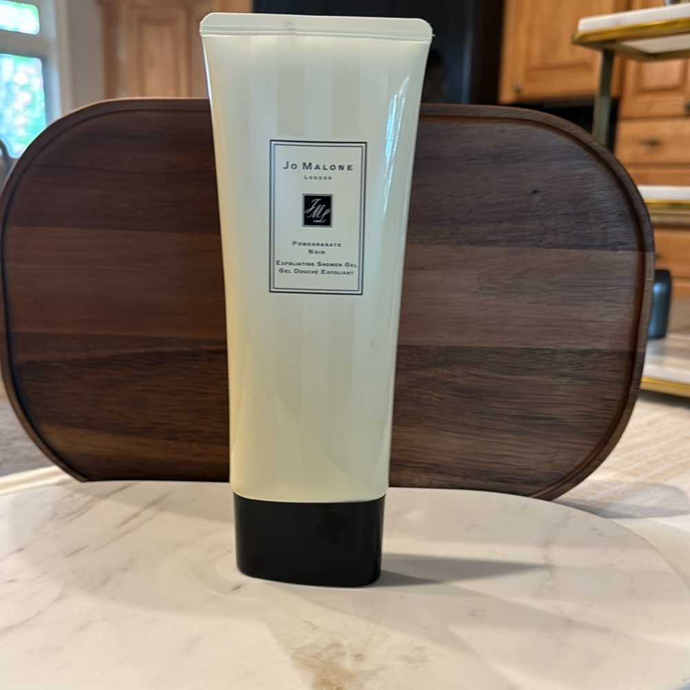 Jo Malone Pomegranate Exfoliating Shower Gel